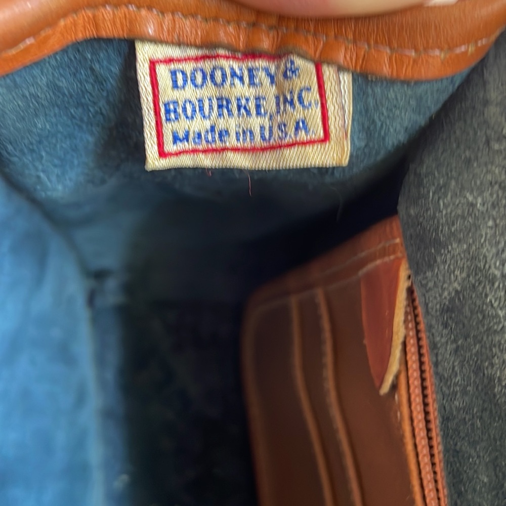 Dooney & Bourke - Picture 8 of 8